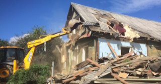 Промышленный демонтаж пристроек к дому в Дюртюли | Цены от 567 руб. за м2